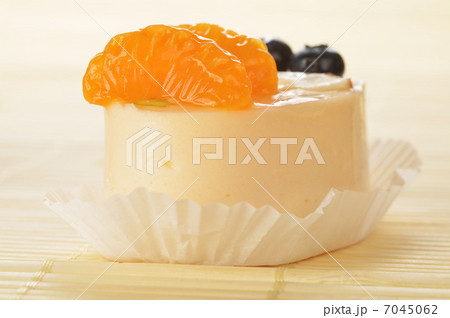 cake with tangerines 7045062