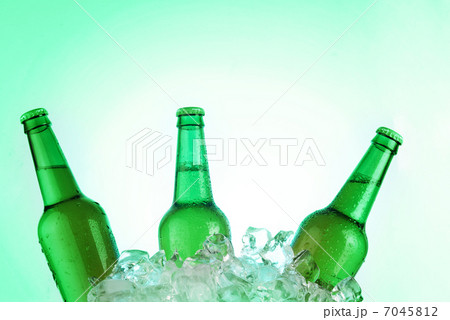 green bottles 7045812