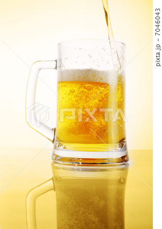 beer in glass 7046043
