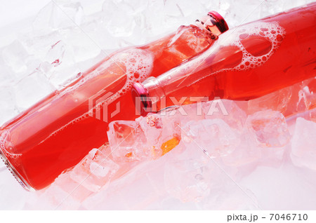 two bottles two bottles 7046710