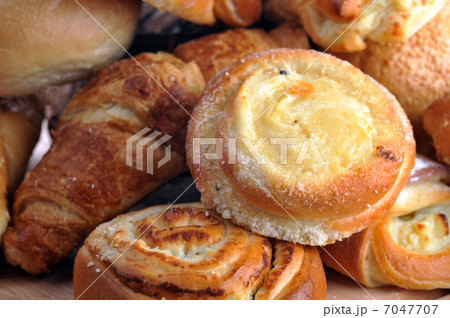 fresh baked bread 7047707