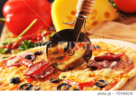 pizza with peppers 7048828