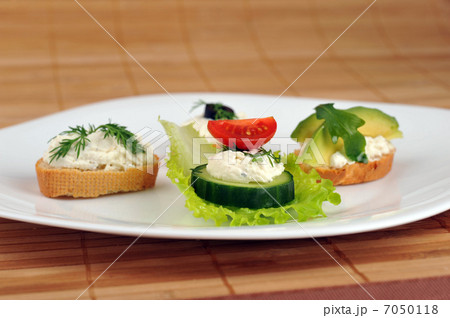 small sandwich small sandwich 7050118