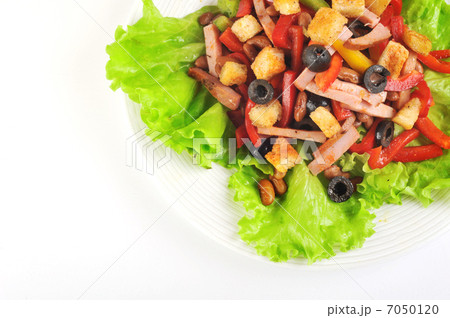 salad on plate 7050120