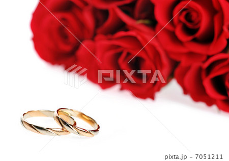 red roses and ring red roses and ring 7051211
