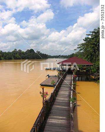 キナバタンガン川の風景 7052532