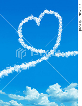 ハートの飛行機雲のイラスト素材