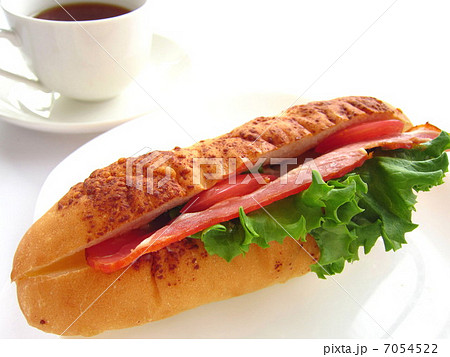 ＢＬＴサンドとホットドリンク 7054522