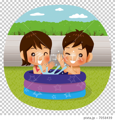 家庭用プールで遊ぶ子供 家庭用プールで遊ぶ子供 7058439