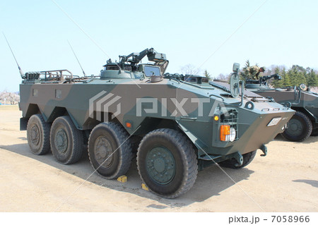 自衛隊の戦車 7058966
