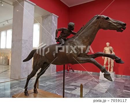 アルテミシオンの馬乗り アテネ国立考古学博物館の写真素材