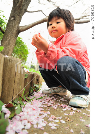 桜と娘 7060819