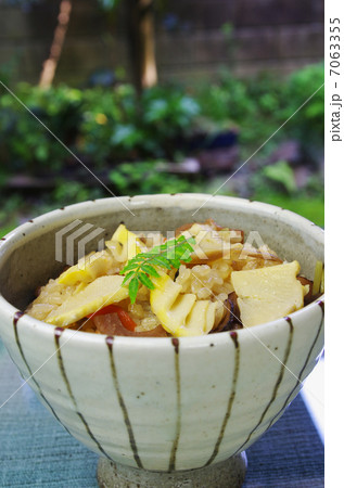 庭先でたけのこごはん 7063355