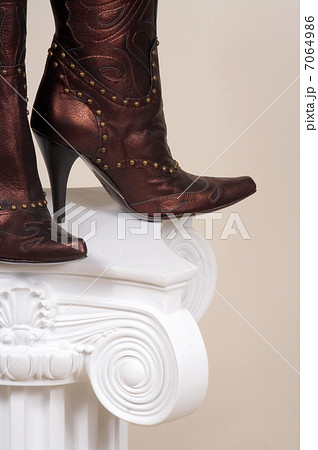 leather female boots 7064986