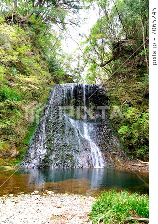 千葉県にある四万木の不動滝 7065245