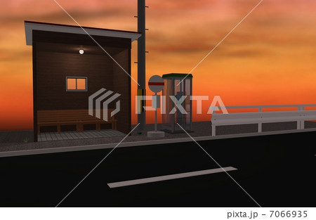 夕焼けのパス停 7066935