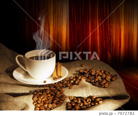 Steaming cup of coffee 7072782