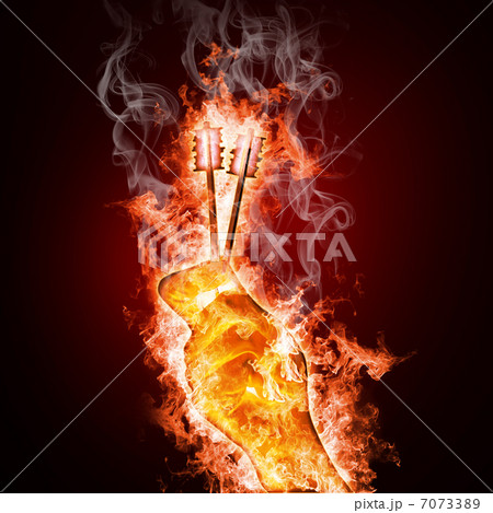 Hands with keys in open fire Hands with keys in open fire 7073389