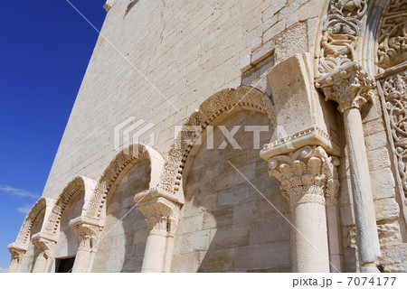 トラー二　大聖堂　Cattedrale　柱頭 7074177