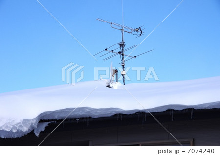 積雪とＴＶアンテナ　雪国のアンテナ 7074240