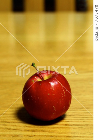 りんご りんご 7075470