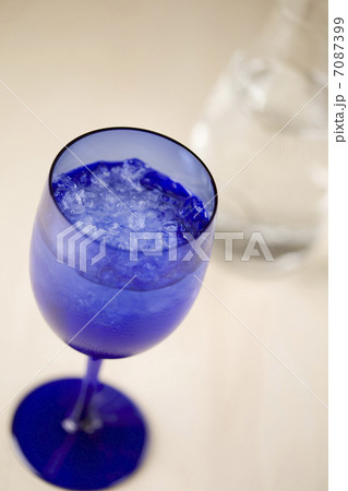 グラスの水 7087399