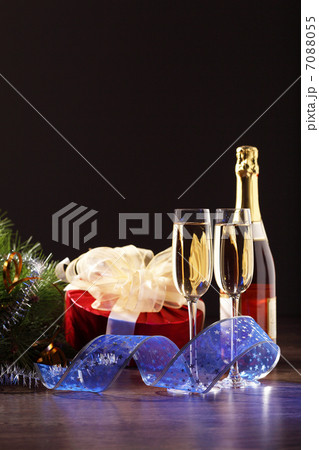Glasses of champagne at new year party 7088055