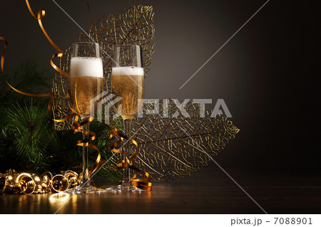 Glasses of champagne at new year party 7088901