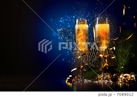 Glasses of champagne at new year party Glasses of champagne at new year party 7089012