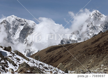 snowy mountains snowy mountains 7089697