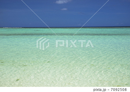 グアム島の海 7092508