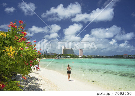 グアム島の海 7092556