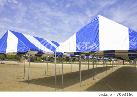 運動会の仮設テント 7093166