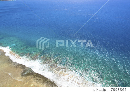 グアム島の恋人岬より 7093365