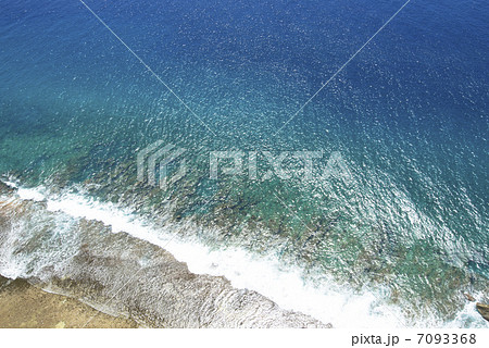 グアム島の恋人岬より 7093368