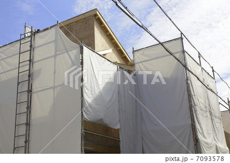 木造住宅の建築現場 7093578