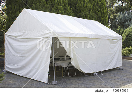 イベントのスタッフ用の仮設テント 7093595