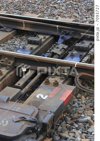 鉄道のレールの切り替えポイント 7093727