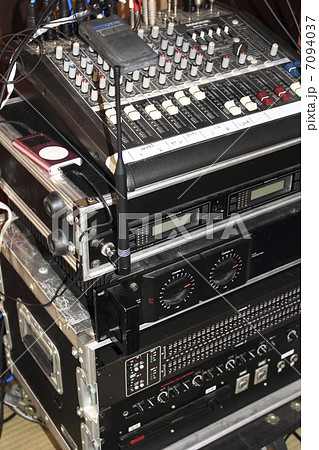 音楽ライブの音響機器 音楽ライブの音響機器 7094037