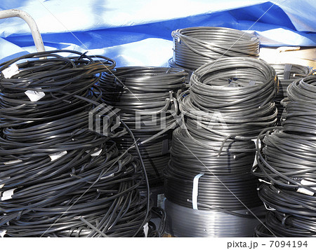 電線の束 7094194