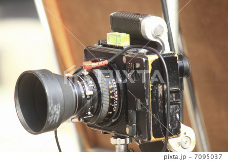 写真屋さんのフィルム式のカメラ 7095037