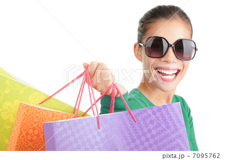Asian shopping woman 7095762