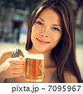 Beer woman 7095967
