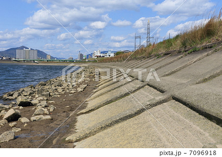 河川敷 7096918