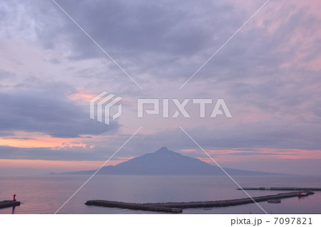 夕暮れのとき－稚咲内海岸 7097821