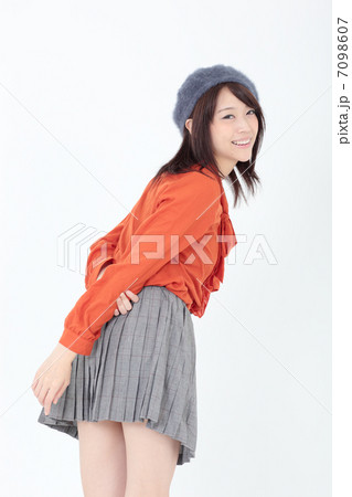若い女性 ファッション 若い女性 ファッション 7098607