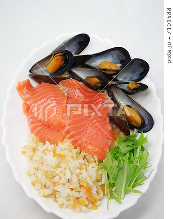 ムール貝 サーモン ピラフ ムール貝 サーモン ピラフ 7101588