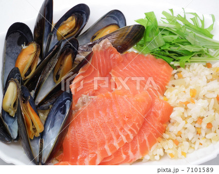 ムール貝 サーモン ピラフ ムール貝 サーモン ピラフ 7101589