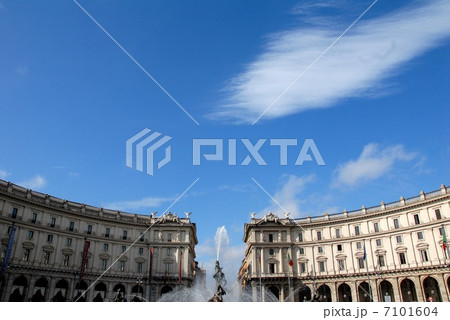 ローマ共和国広場 7101604