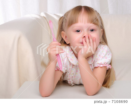 portrait of a young girl 7108690